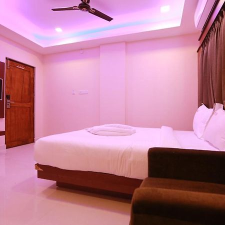Hotel Apple Suites Bangalore Exterior photo