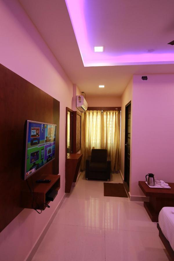 Hotel Apple Suites Bangalore Exterior photo