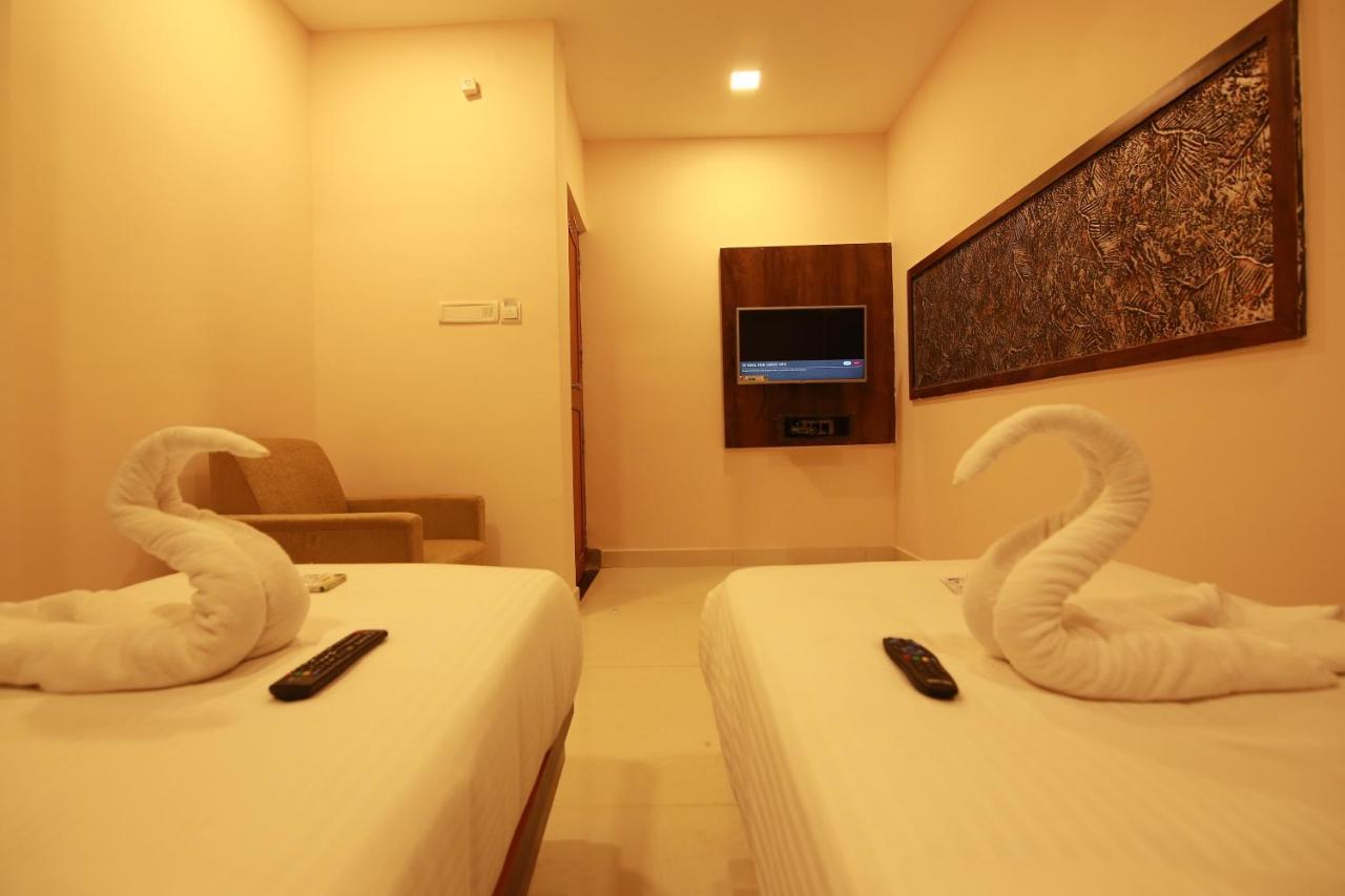 Hotel Apple Suites Bangalore Exterior photo