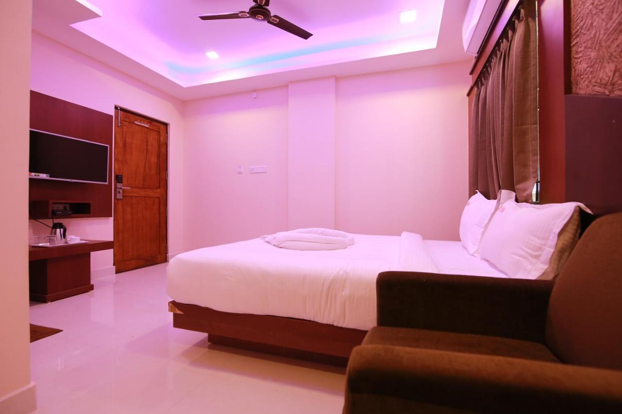 Hotel Apple Suites Bangalore Exterior photo