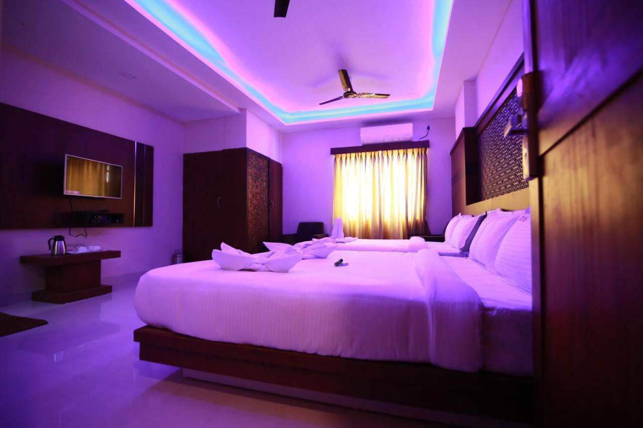Hotel Apple Suites Bangalore Exterior photo