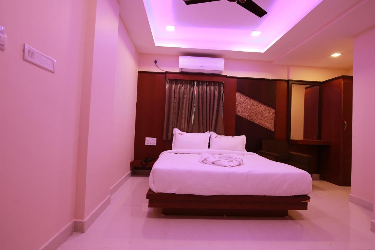 Hotel Apple Suites Bangalore Exterior photo