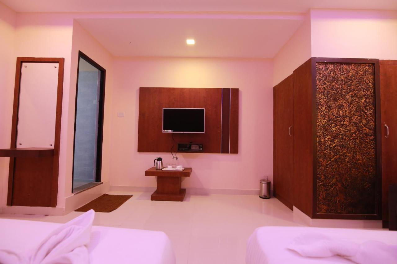 Hotel Apple Suites Bangalore Exterior photo