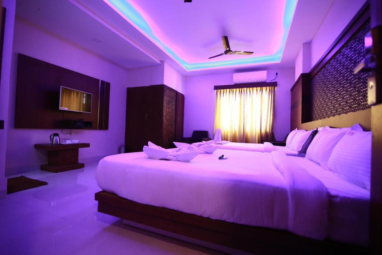 Hotel Apple Suites Bangalore Exterior photo