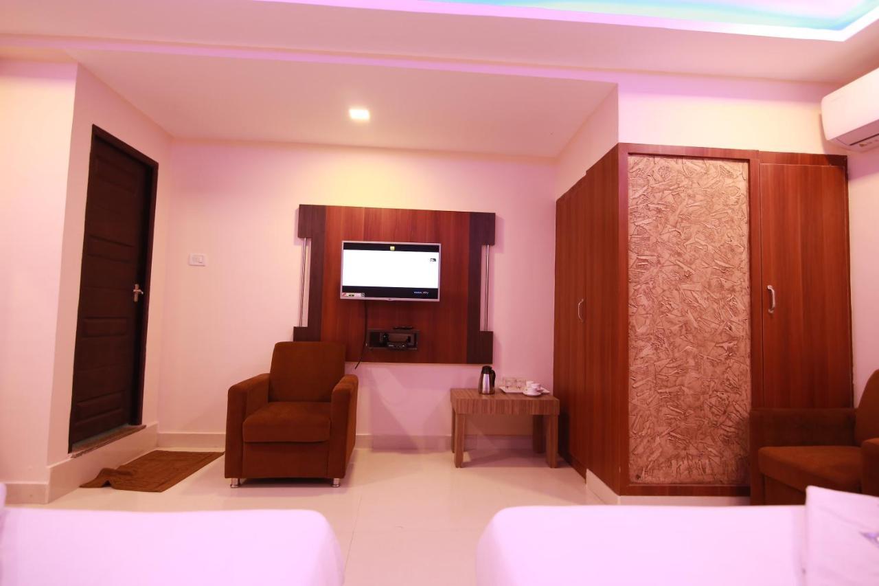 Hotel Apple Suites Bangalore Exterior photo